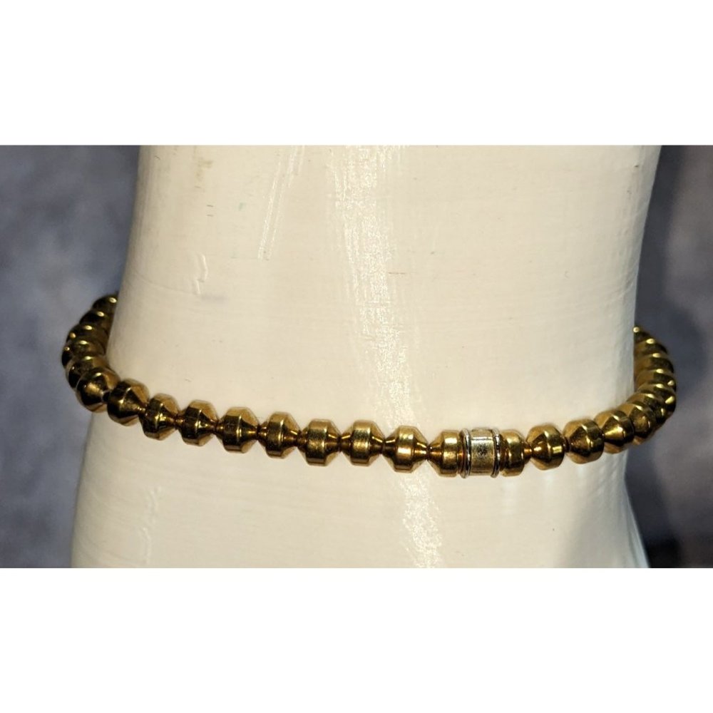 Chavez For Charity Gold Stretch Shamrock Bracelet - Picture 5 of 6